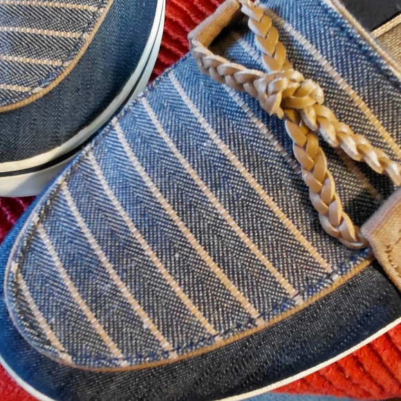 Grasshoppers Tan and Blue Casual Shoes - Picture 5 of 16